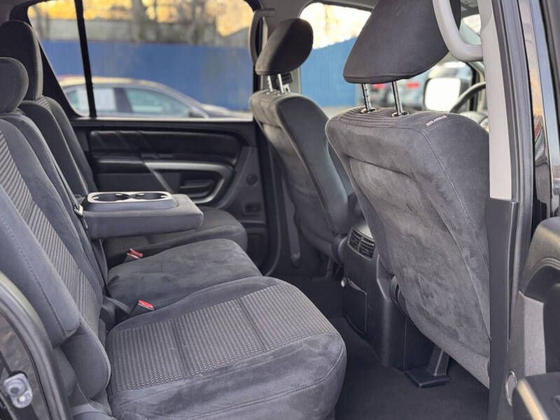 2015 Nissan Armada Image 19