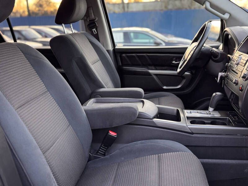 2015 Nissan Armada Image 21