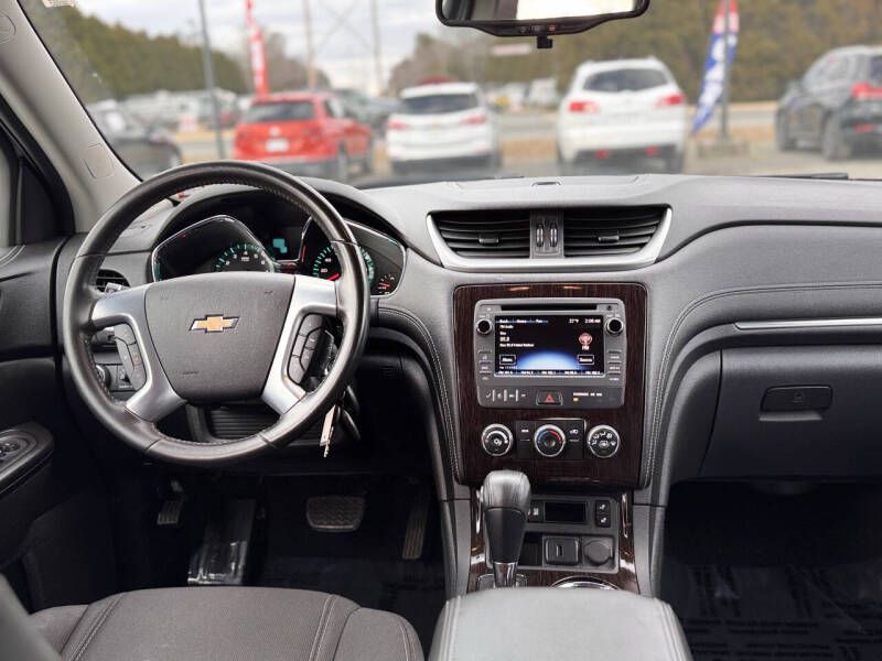 2017 Chevrolet Traverse Image 15