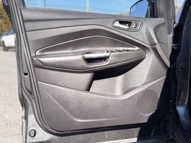 2017 Ford Escape Image 8