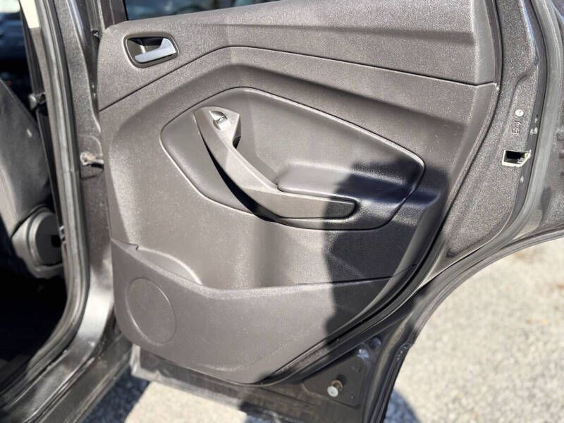 2017 Ford Escape Image 16