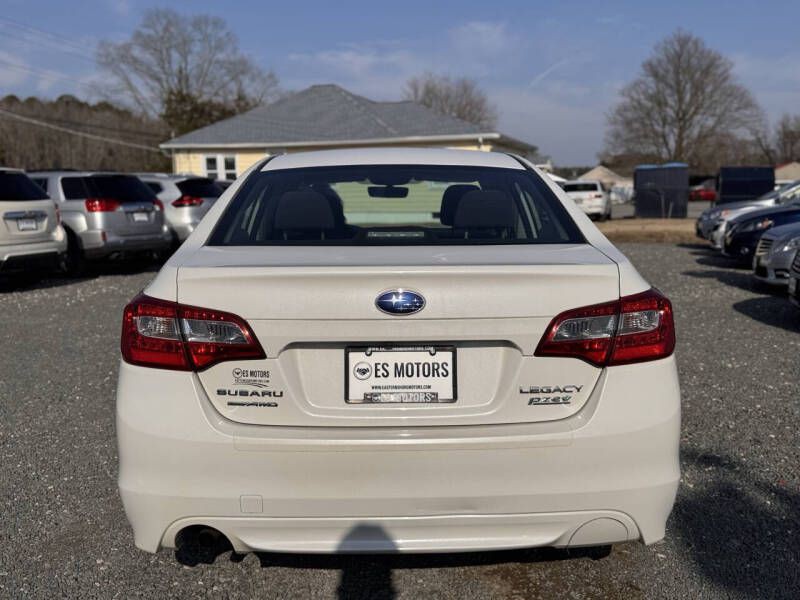2017 Subaru Legacy Image 4
