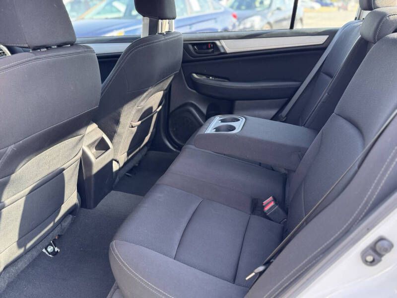 2017 Subaru Legacy Image 14