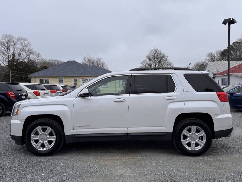 2016 GMC Terrain Image 2