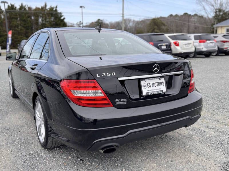 2012 Mercedes-Benz C-Class Image 3