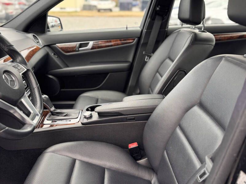 2012 Mercedes-Benz C-Class Image 9