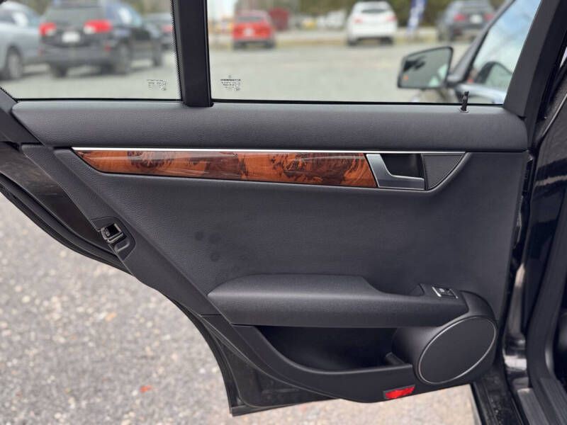 2012 Mercedes-Benz C-Class Image 13