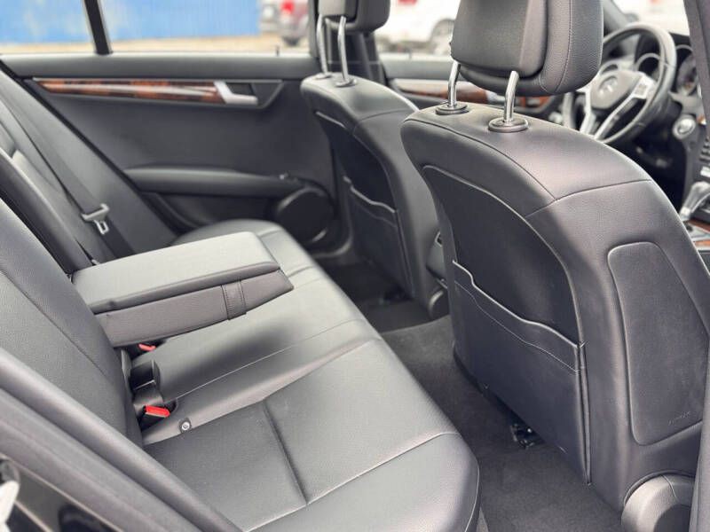 2012 Mercedes-Benz C-Class Image 19