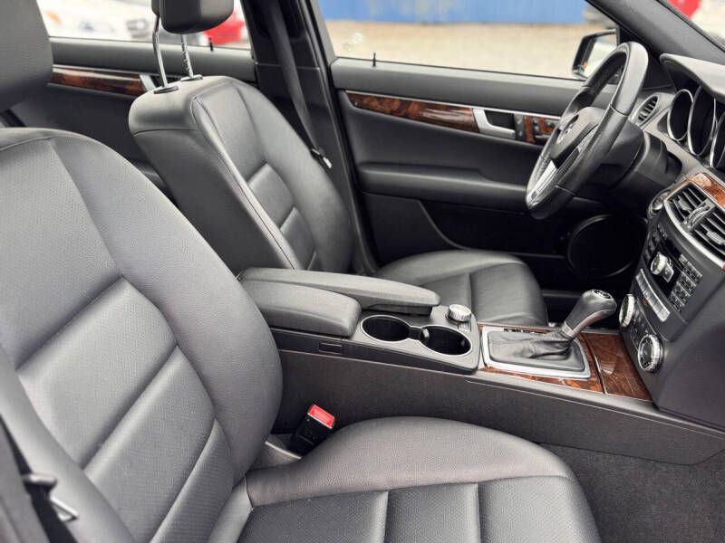 2012 Mercedes-Benz C-Class Image 21
