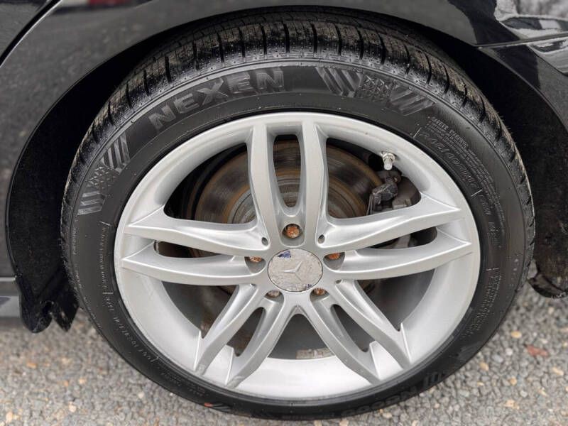 2012 Mercedes-Benz C-Class Image 23