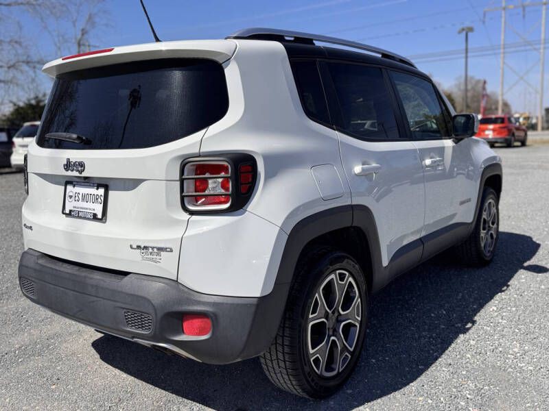 2015 Jeep Renegade Image 4