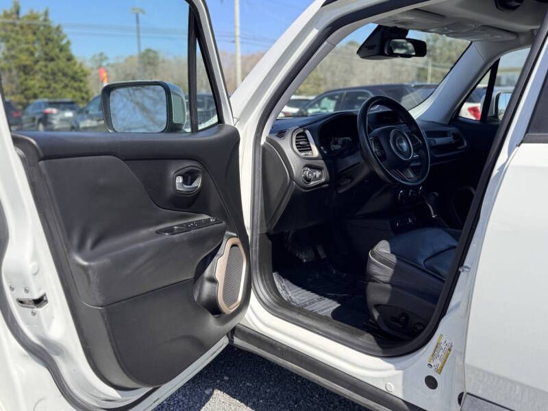 2015 Jeep Renegade Image 8
