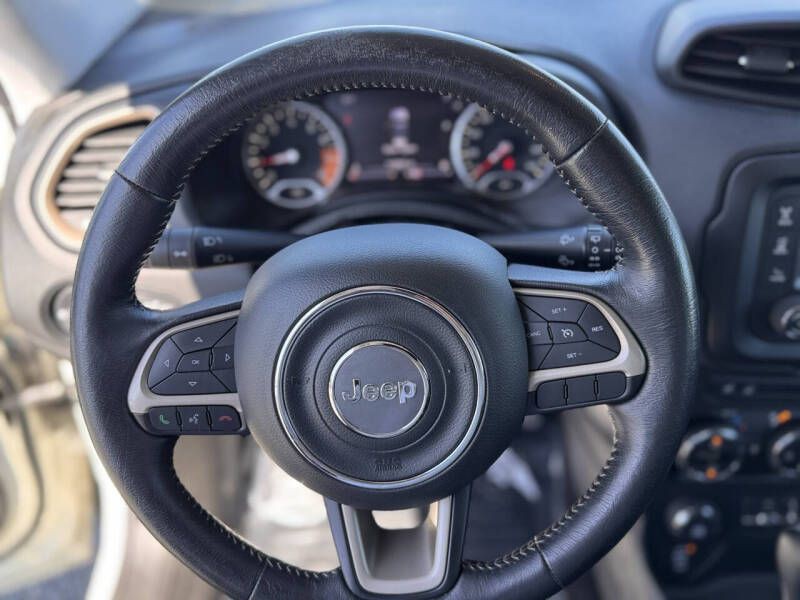 2015 Jeep Renegade Image 10