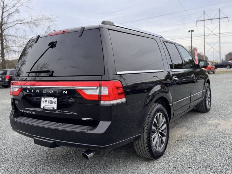 2015 Lincoln Navigator Image 4