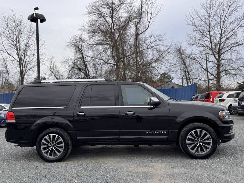 2015 Lincoln Navigator Image 5