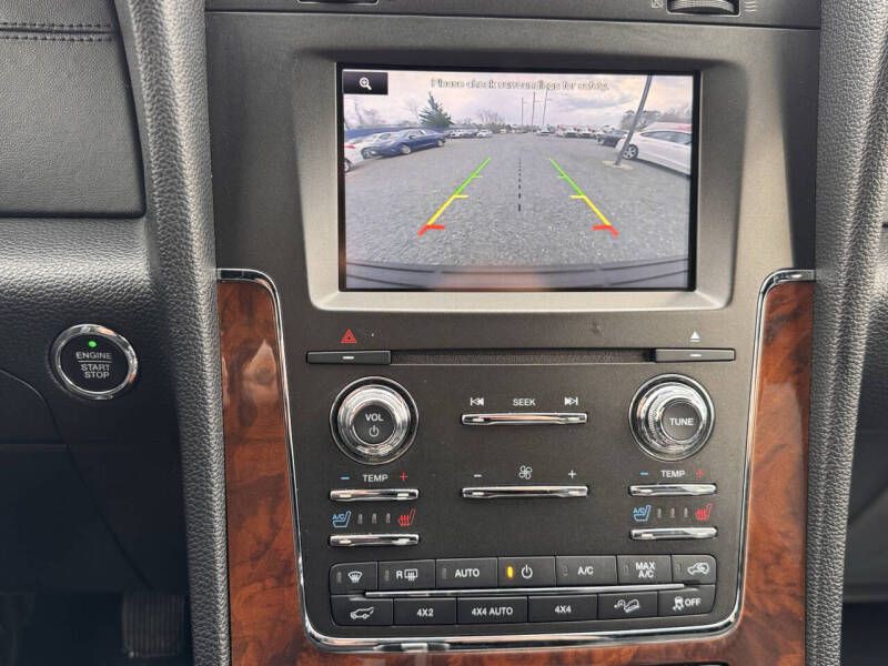 2015 Lincoln Navigator Image 12