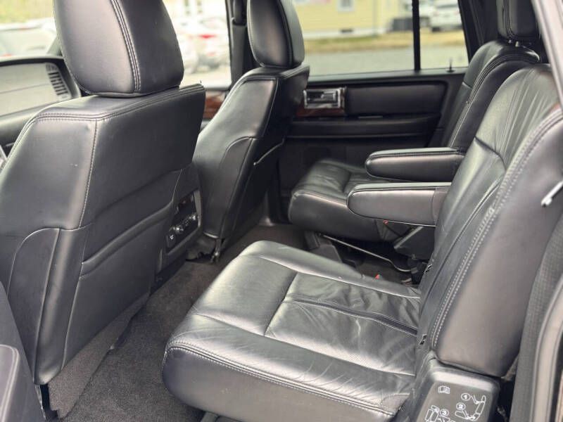 2015 Lincoln Navigator Image 14