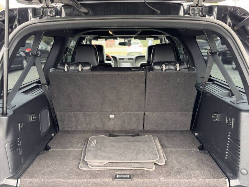2015 Lincoln Navigator Image 17