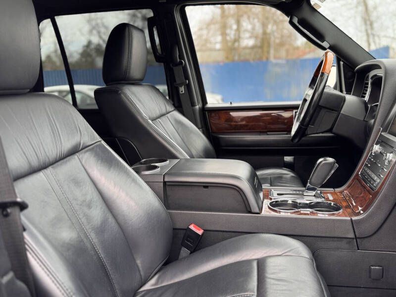 2015 Lincoln Navigator Image 20