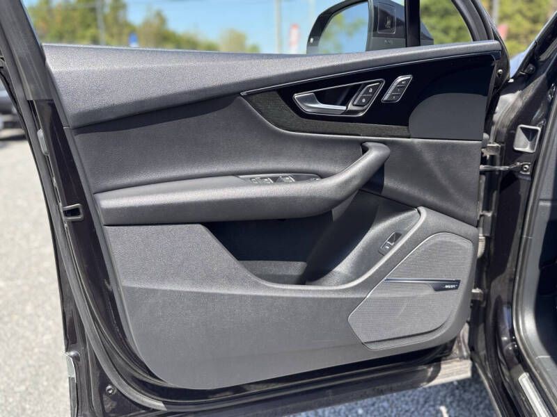 2018 Audi Q7 Image 8