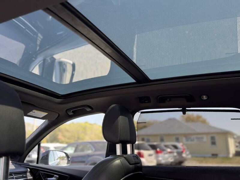 2018 Audi Q7 Image 16