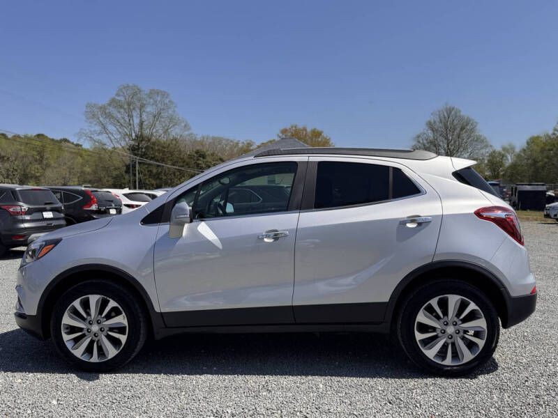 2017 Buick Enclave Image 2