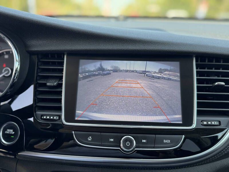 2017 Buick Enclave Image 12