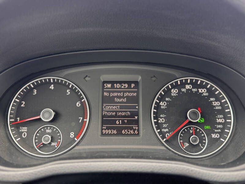 2013 Volkswagen Passat Image 11