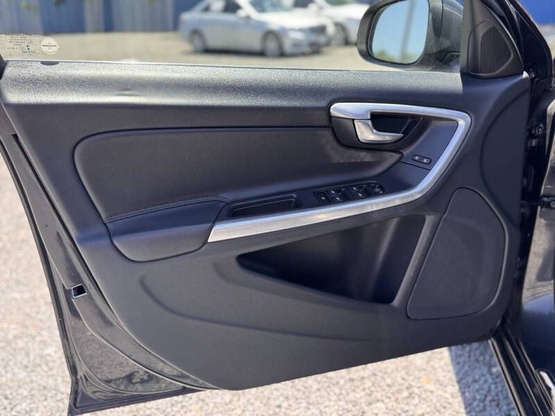 2015 Volvo S60 Image 8