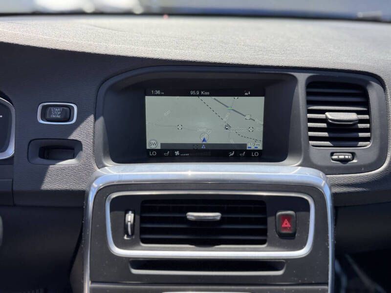 2015 Volvo S60 Image 12