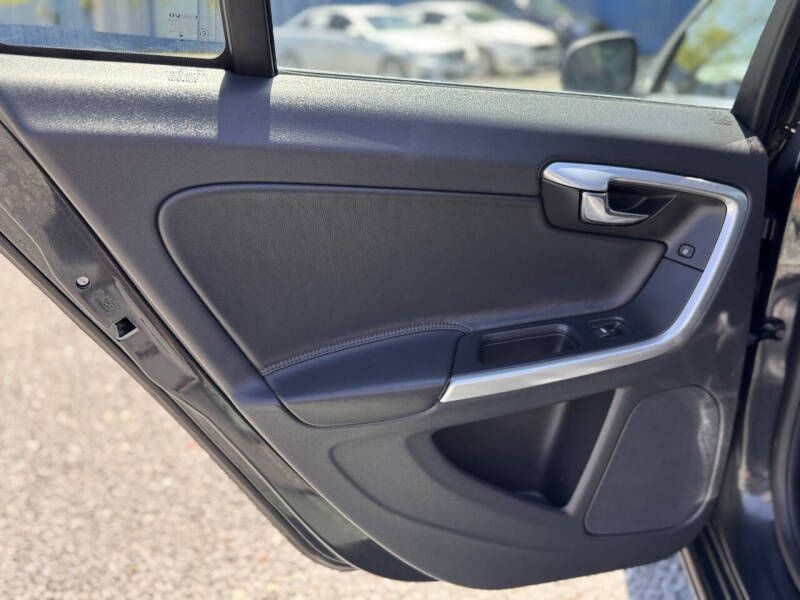 2015 Volvo S60 Image 13