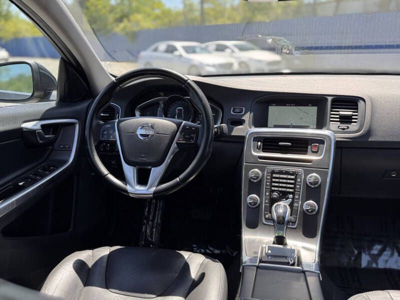 2015 Volvo S60 Image 15