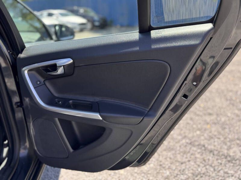2015 Volvo S60 Image 18