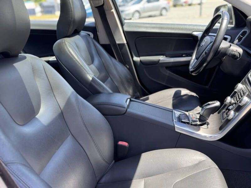 2015 Volvo S60 Image 21