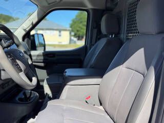 2021 Nissan NV Image 9