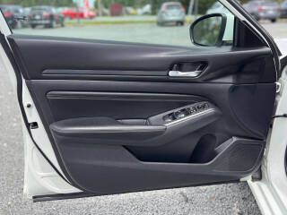 2020 Nissan Altima Image 7