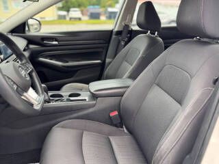 2020 Nissan Altima Image 8