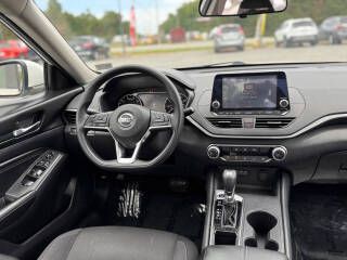 2020 Nissan Altima Image 14