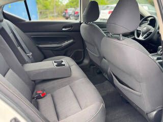 2020 Nissan Altima Image 17