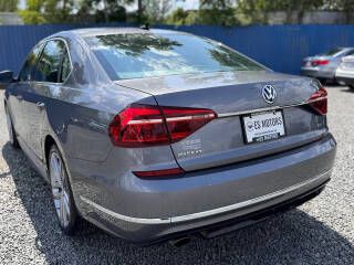 2017 Volkswagen Passat Image 3