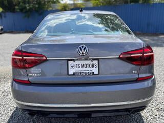 2017 Volkswagen Passat Image 24