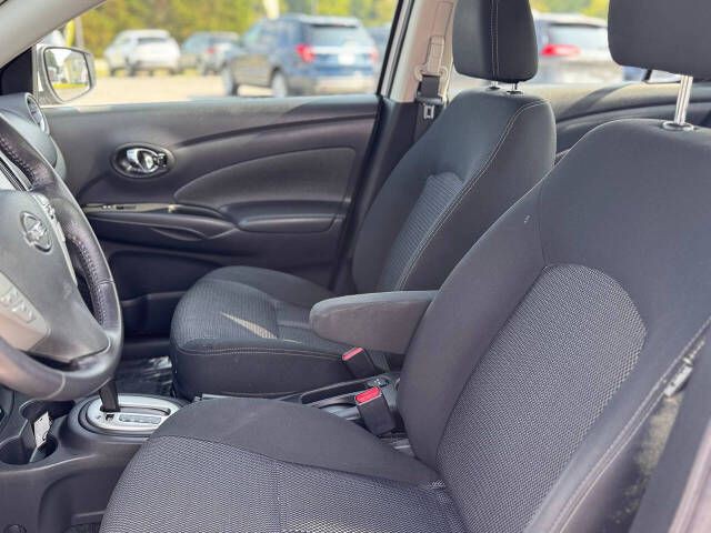 2019 Nissan Versa Image 9