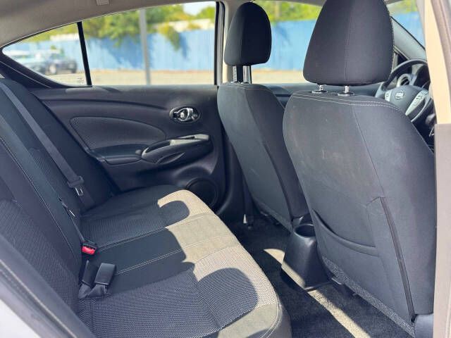 2019 Nissan Versa Image 18