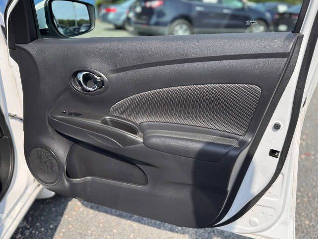 2019 Nissan Versa Image 19