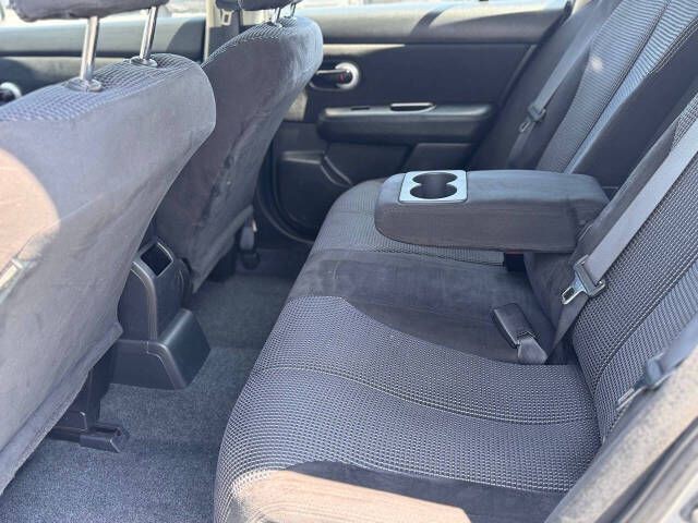 2012 Nissan Versa Image 20