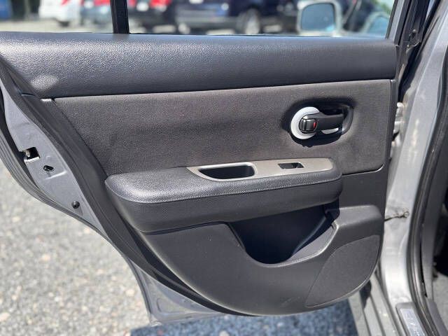 2012 Nissan Versa Image 21