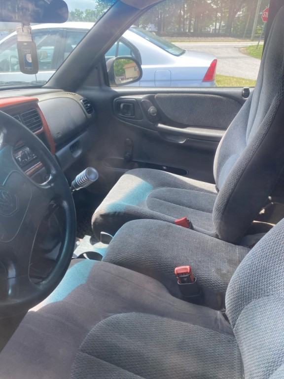 1999 Dodge Dakota Image 2