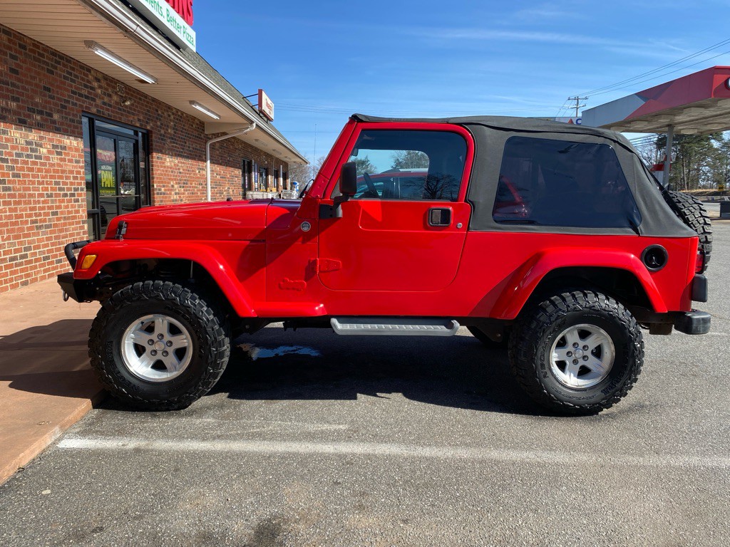 2005 Jeep Wrangler Image 2