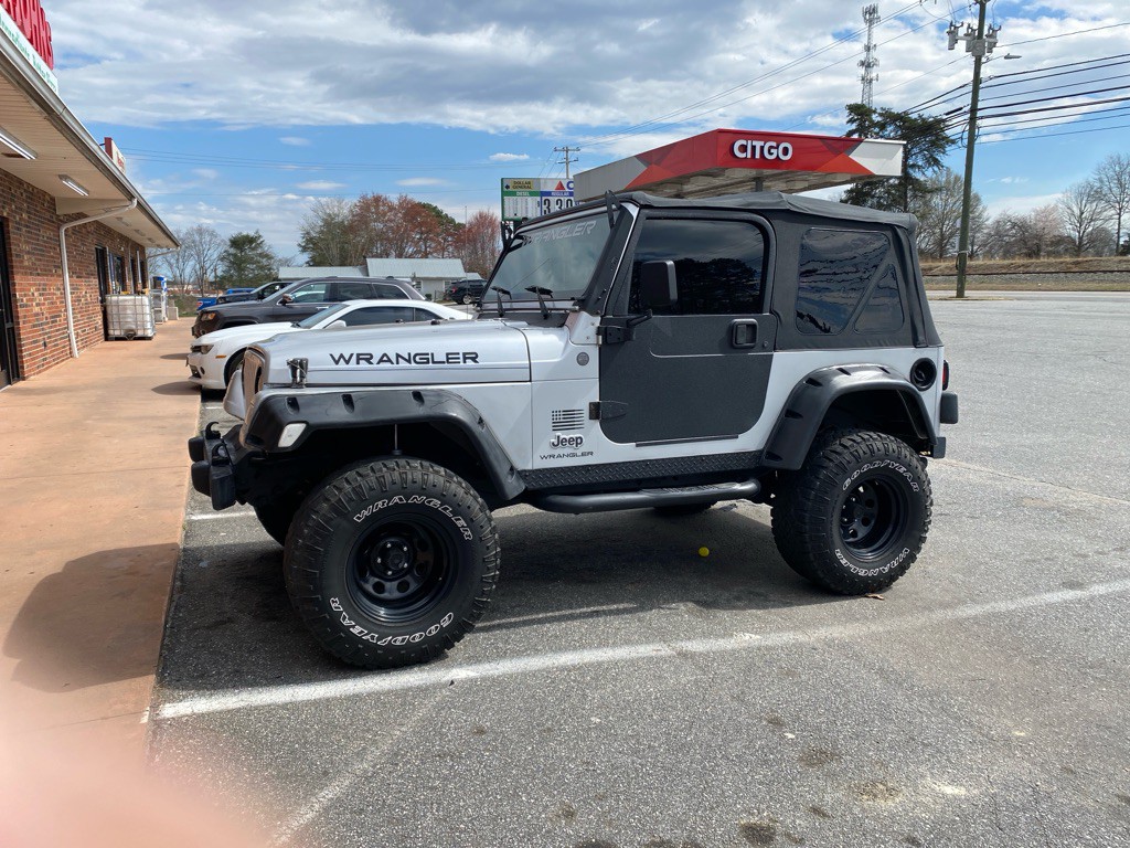 2004 Jeep Wrangler Image 2