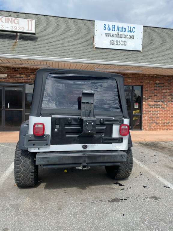 2004 Jeep Wrangler Image 4